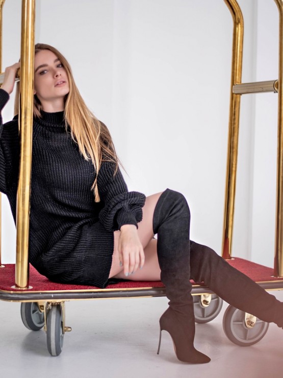 Жіноча туніка з високим горлом - Вовна - Акрил - "Міра" чорний 1