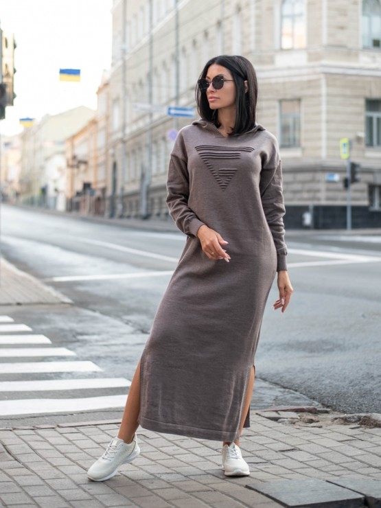 Тепла довга сукня з капюшоном - Машинна в'язка - "Агата" - Шоколад 3